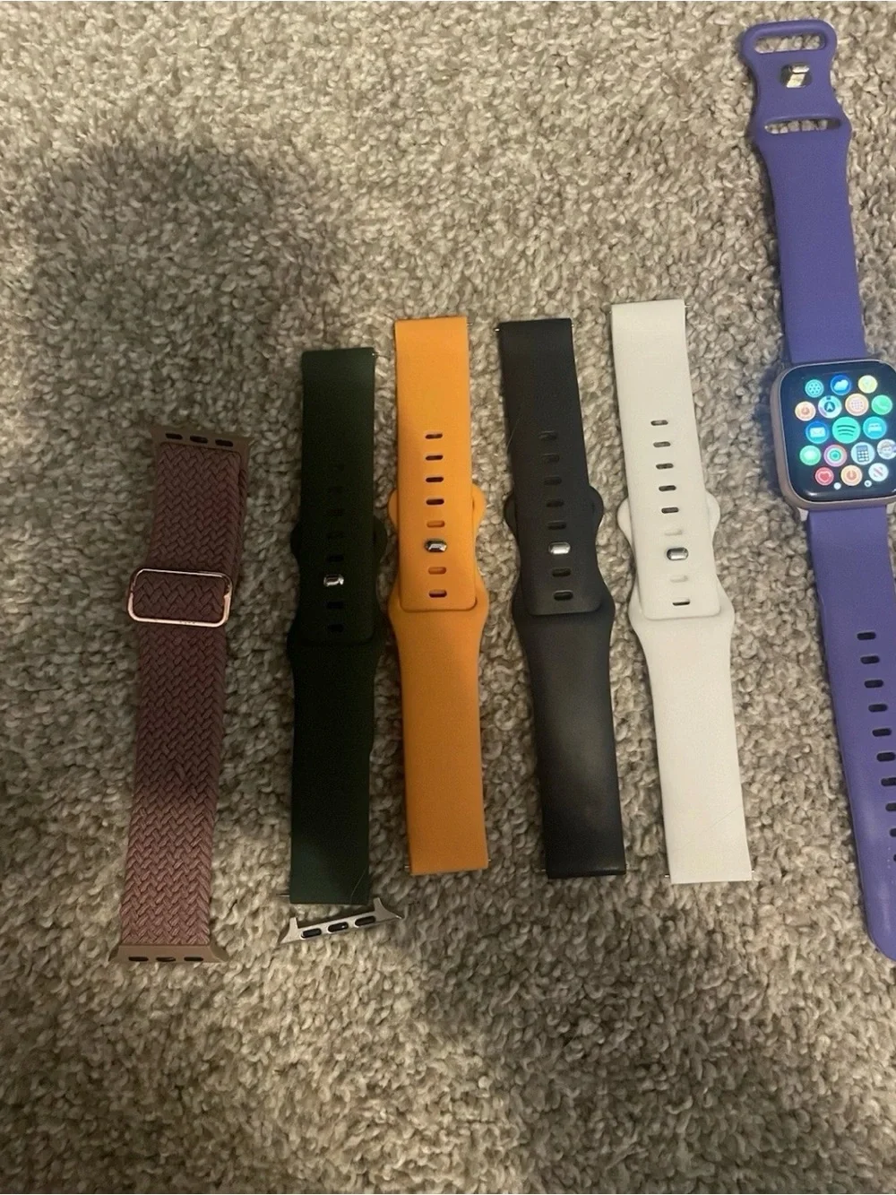 Apple Watch SE With 12 watch bands and charger, slight scratches